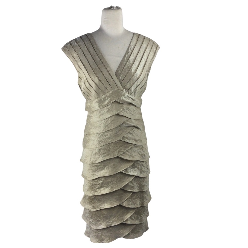 Adrianna Papell Layered Cream Dress,‎ Size 4